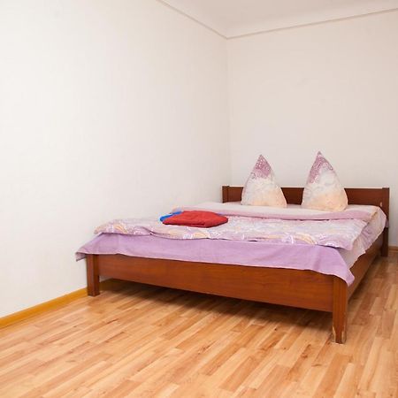 Semi Luxury Apt On Yatsenka 8 Near Intourist Hotel Zaporizhia 外观 照片